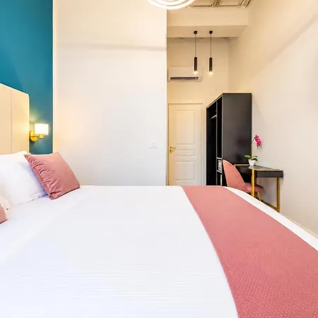 Boutique 81 - Spanish Steps 4* Rome