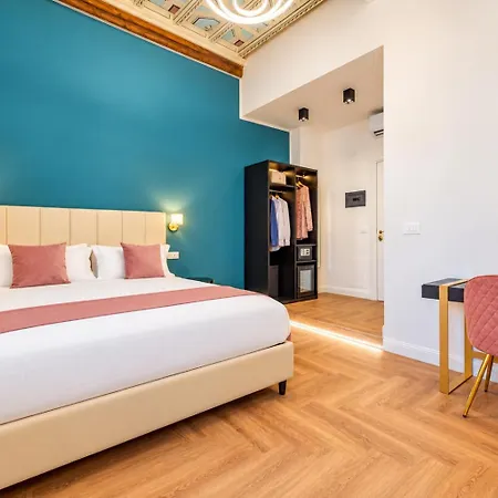 Boutique 81 - Spanish Steps 4* Rome