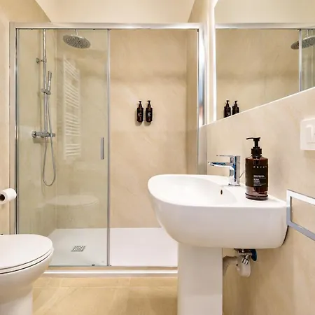 Boutique 81 - Spanish Steps Guest house 4*