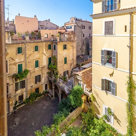 Guest house Boutique 81 - Spanish Steps 4*
